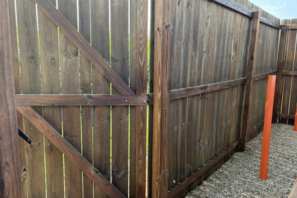 Finding Your Home’s Heart with a Classic Frankfort Wood Fence